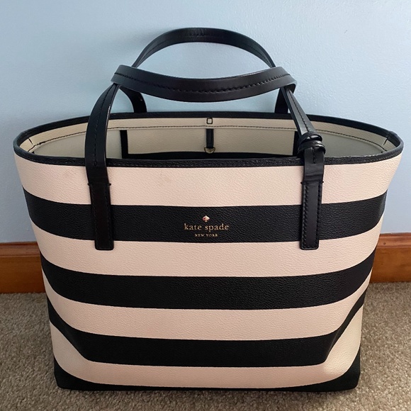 Kate Spade Tote - Picture 1 of 3